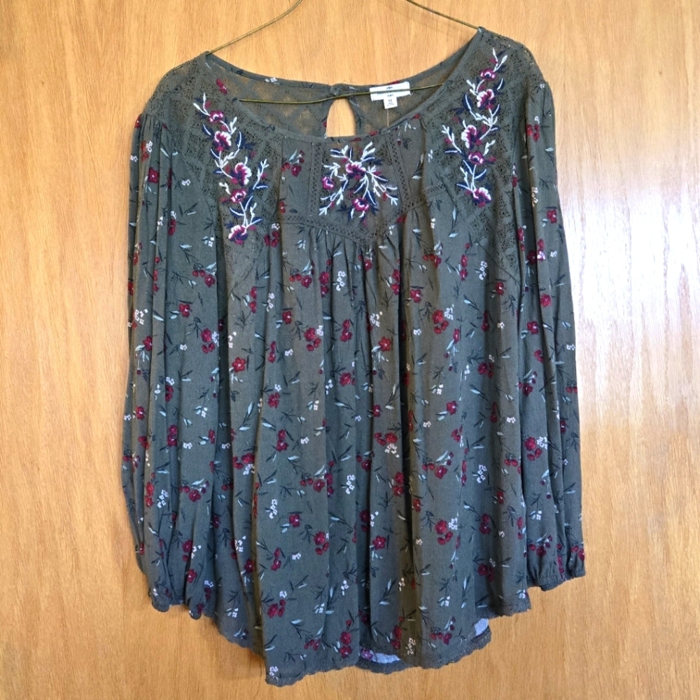 NWT Mason & Belle Floral Top